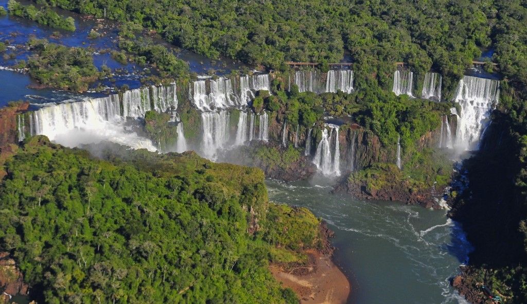 Panoramica de las Cataratas del Iguazú