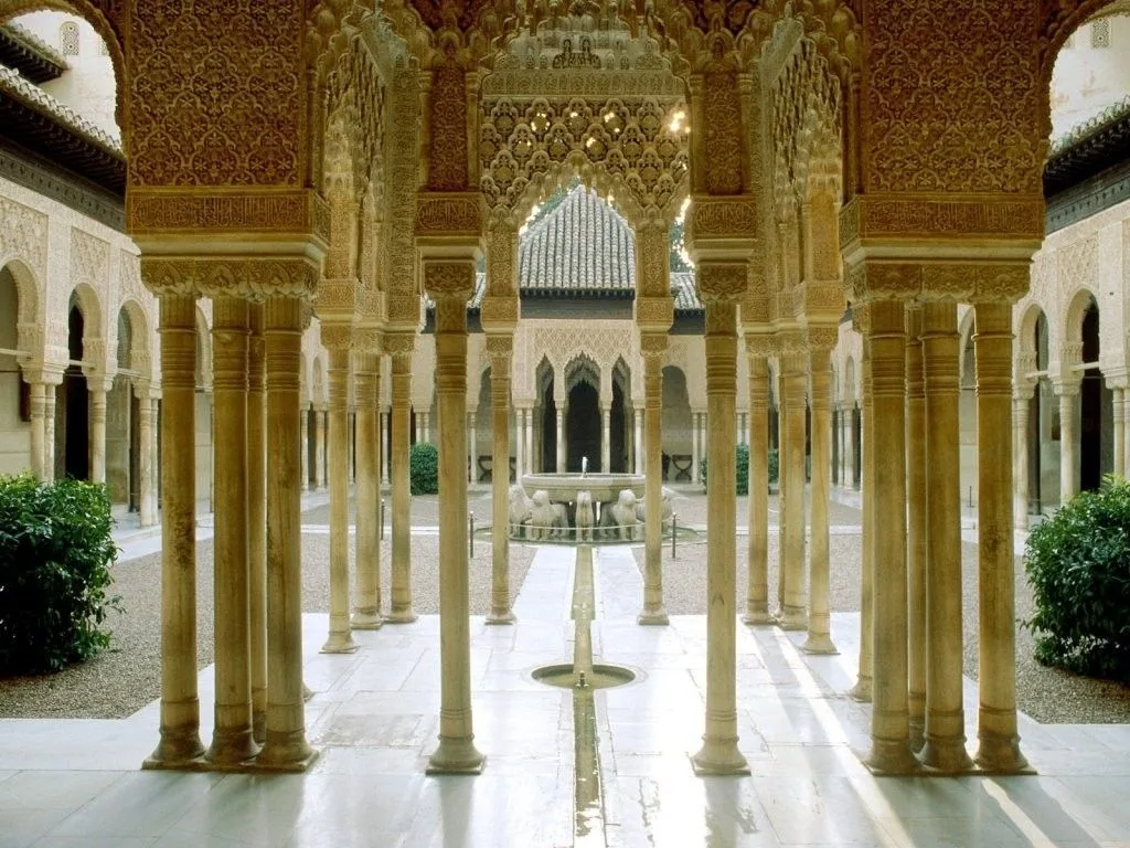 PATIO DE LOS LEONES - LA ALHAMBRA