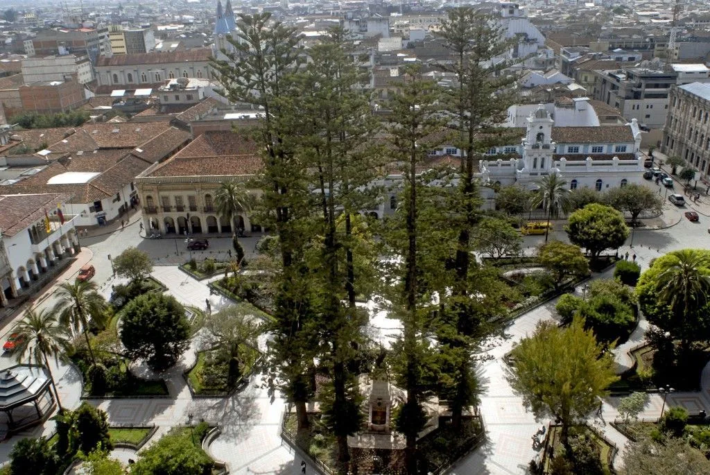 Parque Abdon Calderon, Cuenca