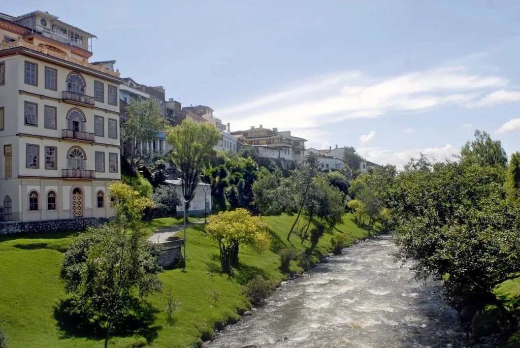 Rio Tomebamba, lindo paseo en tu viaje a Cuenca