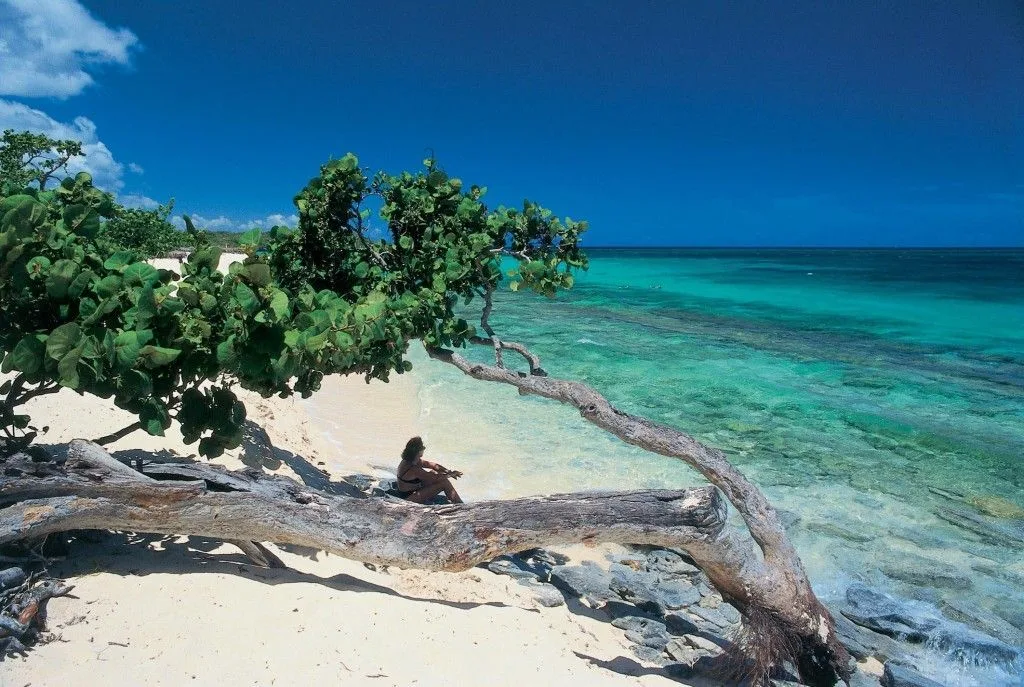 La tranquilidad y belleza de las playas cubanas