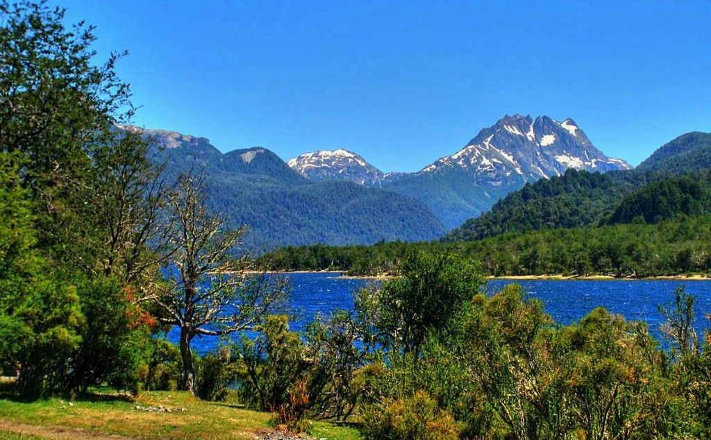 Lago Villarino, belleza turística de Neuquén