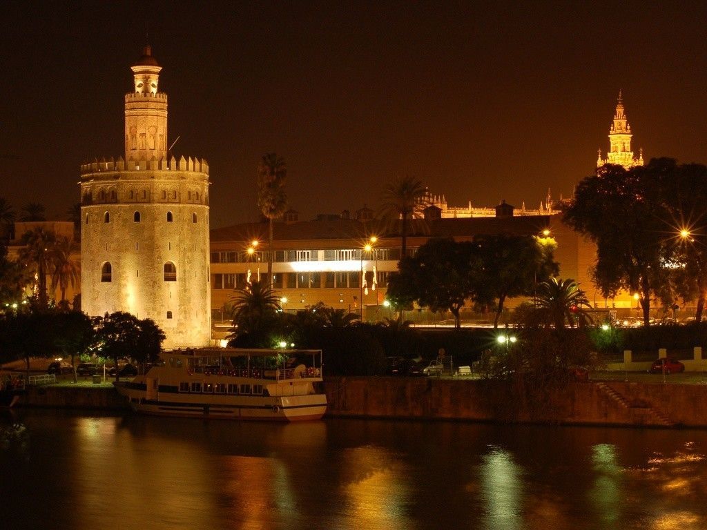 Torre del Oro - a orillas del Guadalquivir - Sevilla