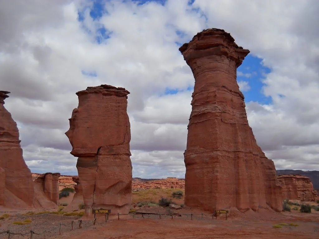 el Totem y la Torre, parque nacional Talampaya