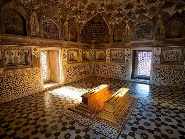 Interior del Mausoleo del Taj Mahal
