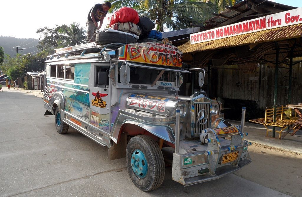 El pueblo de Port Barton y los característicos jeepneys