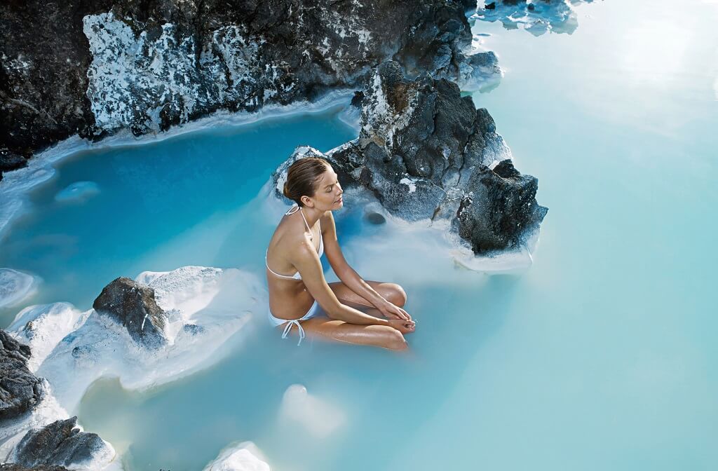 Termas naturales en Islandia. La "Blue Lagoon" es un imperdible.